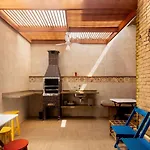 Villa Centrale - Ótima localização no centro de Ubatuba